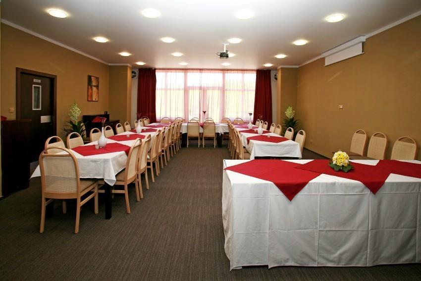 Sporthotel Patriot Litoměřice Buitenkant foto